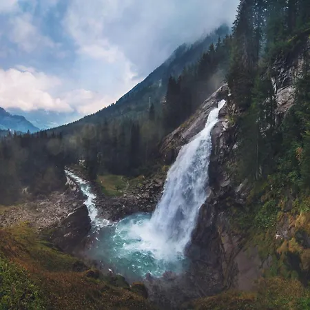 Flat In With A Balcony 크리믈